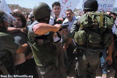 La manifestation Non-Violente à Al-Walaja dégénère alors que l'armée israélienne se montre